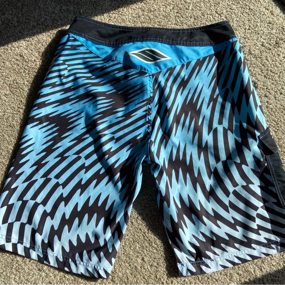 Slippery Wetsuits - Mens Board Shorts - Picture 2 of 4